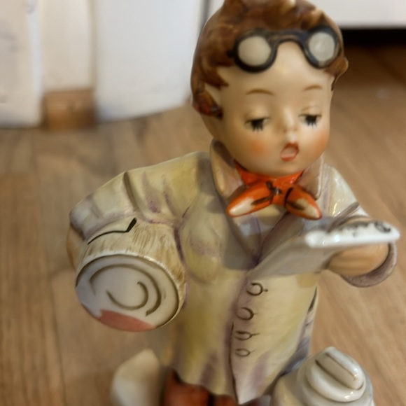 Little Pharmacist Hummel 1955 - Picture 2 of 6